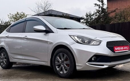 Hyundai Solaris II рестайлинг, 2012 год, 840 000 рублей, 1 фотография