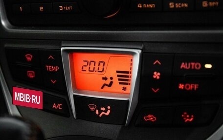 Toyota Ractis II, 2011 год, 1 050 000 рублей, 13 фотография