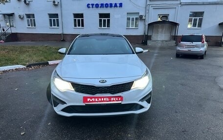KIA Optima IV, 2018 год, 2 000 000 рублей, 3 фотография