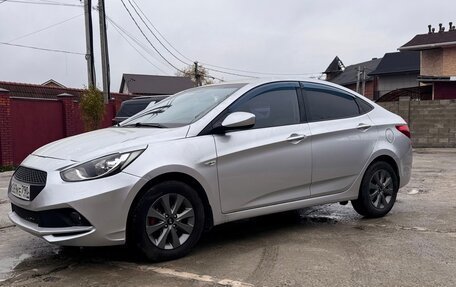 Hyundai Solaris II рестайлинг, 2012 год, 840 000 рублей, 4 фотография