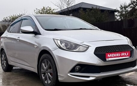 Hyundai Solaris II рестайлинг, 2012 год, 840 000 рублей, 3 фотография