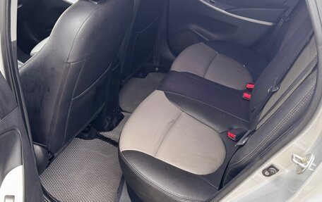 Hyundai Solaris II рестайлинг, 2012 год, 840 000 рублей, 9 фотография