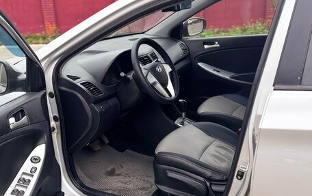 Hyundai Solaris II рестайлинг, 2012 год, 840 000 рублей, 8 фотография