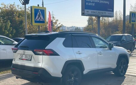Toyota RAV4, 2020 год, 2 250 000 рублей, 5 фотография