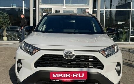 Toyota RAV4, 2020 год, 2 250 000 рублей, 3 фотография