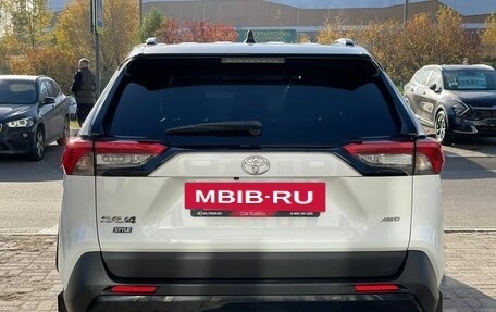Toyota RAV4, 2020 год, 2 250 000 рублей, 6 фотография