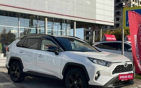 Toyota RAV4, 2020 год, 2 250 000 рублей, 4 фотография