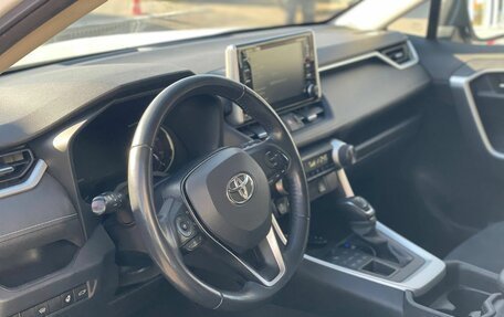 Toyota RAV4, 2020 год, 2 250 000 рублей, 12 фотография