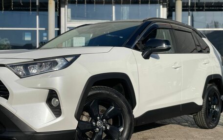 Toyota RAV4, 2020 год, 2 250 000 рублей, 8 фотография