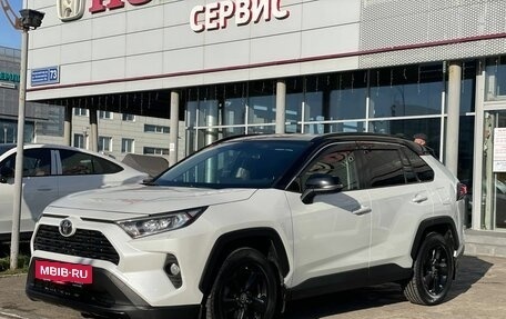 Toyota RAV4, 2020 год, 2 250 000 рублей, 2 фотография