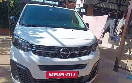 Opel Zafira Life I, 2021 год, 4 700 000 рублей, 10 фотография