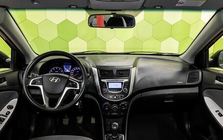 Hyundai Solaris II рестайлинг, 2013 год, 800 000 рублей, 16 фотография