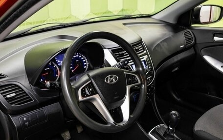 Hyundai Solaris II рестайлинг, 2013 год, 800 000 рублей, 15 фотография