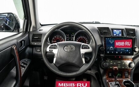 Toyota Highlander III, 2011 год, 1 800 000 рублей, 10 фотография