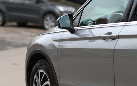 Volkswagen Tiguan II, 2018 год, 2 590 000 рублей, 19 фотография