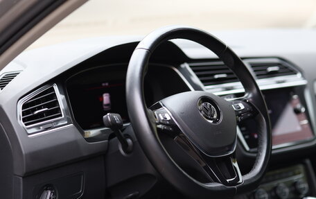 Volkswagen Tiguan II, 2018 год, 2 590 000 рублей, 20 фотография