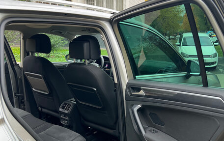Volkswagen Tiguan II, 2018 год, 2 590 000 рублей, 36 фотография