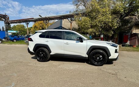 Toyota RAV4, 2024 год, 3 800 000 рублей, 3 фотография