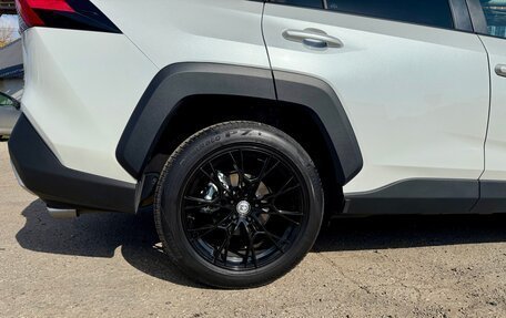 Toyota RAV4, 2024 год, 3 800 000 рублей, 12 фотография