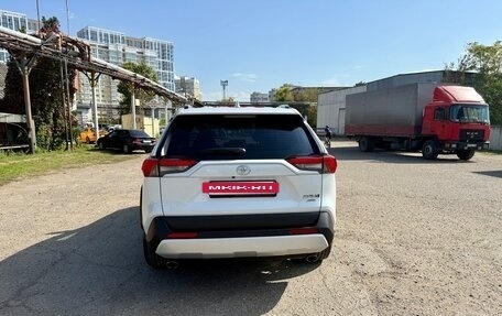 Toyota RAV4, 2024 год, 3 800 000 рублей, 5 фотография