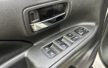 Mitsubishi Outlander III рестайлинг 3, 2015 год, 1 700 000 рублей, 9 фотография