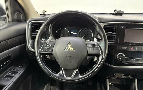 Mitsubishi Outlander III рестайлинг 3, 2015 год, 1 700 000 рублей, 12 фотография