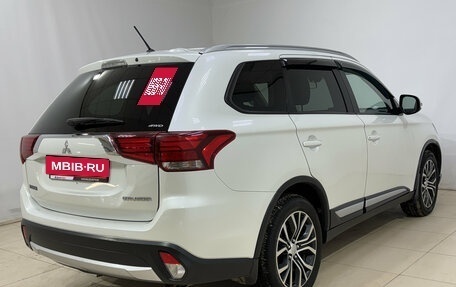 Mitsubishi Outlander III рестайлинг 3, 2015 год, 1 700 000 рублей, 6 фотография