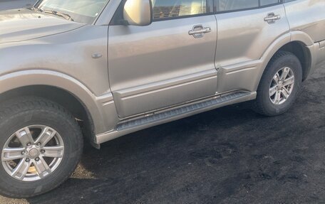 Mitsubishi Pajero III рестайлинг, 2002 год, 300 000 рублей, 3 фотография