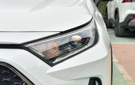 Toyota RAV4, 2022 год, 2 780 000 рублей, 11 фотография