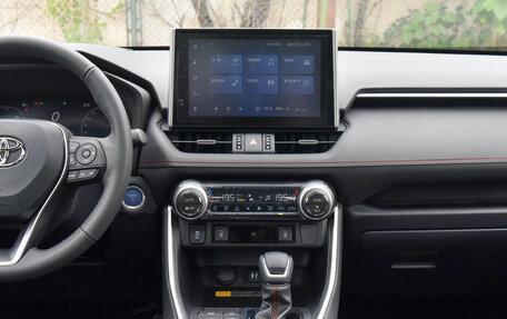 Toyota RAV4, 2022 год, 2 780 000 рублей, 14 фотография