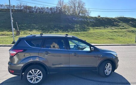 Ford Kuga III, 2018 год, 1 800 000 рублей, 2 фотография