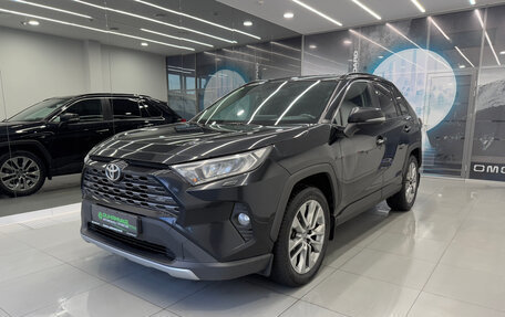 Toyota RAV4, 2019 год, 2 700 000 рублей, 1 фотография