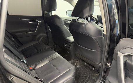 Toyota RAV4, 2019 год, 2 700 000 рублей, 21 фотография