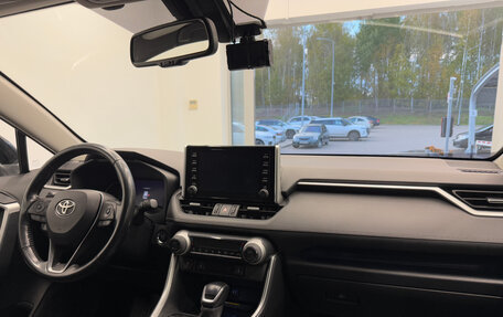 Toyota RAV4, 2019 год, 2 700 000 рублей, 23 фотография