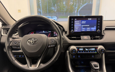 Toyota RAV4, 2019 год, 2 700 000 рублей, 29 фотография