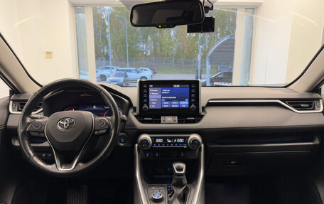 Toyota RAV4, 2019 год, 2 700 000 рублей, 30 фотография