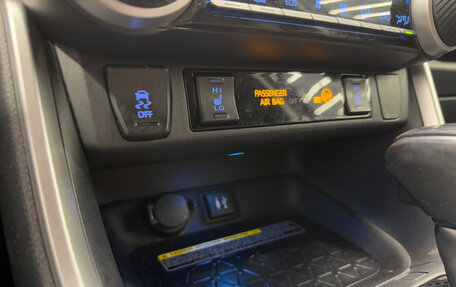 Toyota RAV4, 2019 год, 2 700 000 рублей, 36 фотография