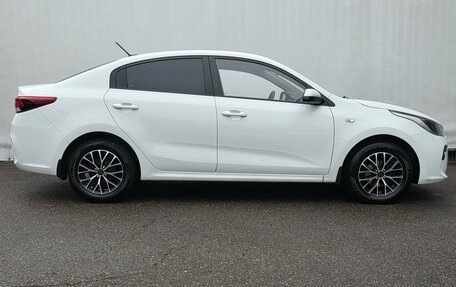 KIA Rio IV, 2018 год, 1 050 000 рублей, 4 фотография