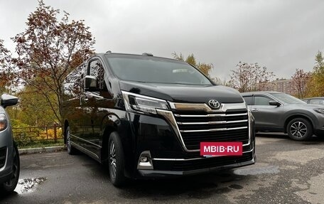 Toyota HiAce H300, 2021 год, 6 300 000 рублей, 2 фотография