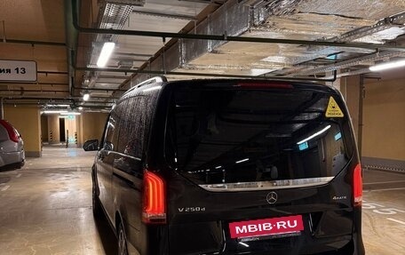 Mercedes-Benz V-Класс, 2018 год, 6 490 000 рублей, 5 фотография