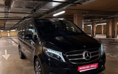 Mercedes-Benz V-Класс, 2018 год, 6 490 000 рублей, 3 фотография