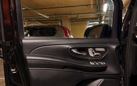 Mercedes-Benz V-Класс, 2018 год, 6 490 000 рублей, 13 фотография