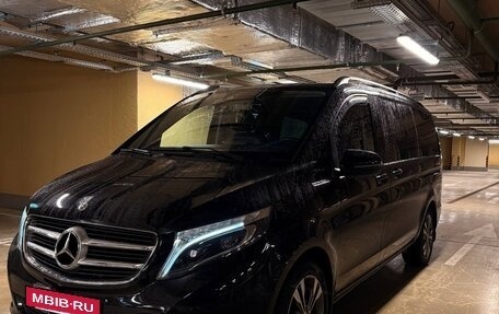 Mercedes-Benz V-Класс, 2018 год, 6 490 000 рублей, 2 фотография