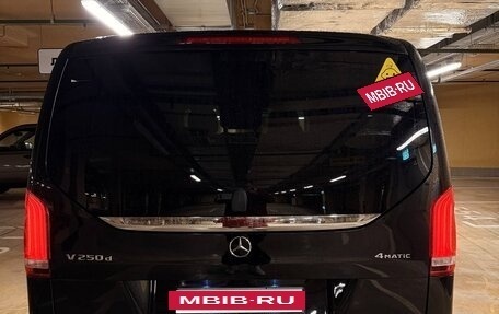 Mercedes-Benz V-Класс, 2018 год, 6 490 000 рублей, 4 фотография