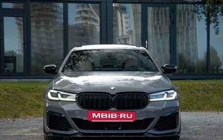 BMW 5 серия, 2022 год, 5 490 000 рублей, 2 фотография