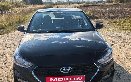 Hyundai Solaris II рестайлинг, 2017 год, 1 200 000 рублей, 2 фотография