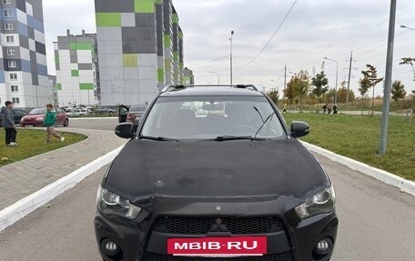 Mitsubishi Outlander III рестайлинг 3, 2010 год, 625 000 рублей, 2 фотография