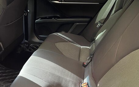 Toyota Camry, 2020 год, 2 800 000 рублей, 9 фотография