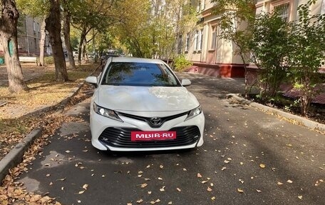 Toyota Camry, 2020 год, 2 800 000 рублей, 4 фотография