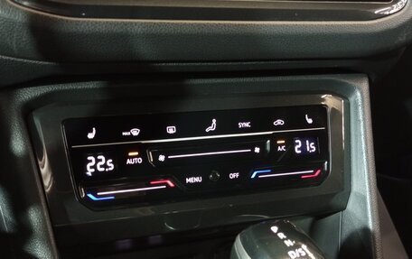 Volkswagen Tiguan II, 2021 год, 4 400 000 рублей, 13 фотография